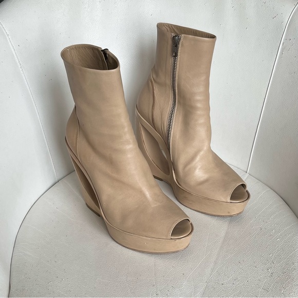 (˵༎ຶ 0 ༎ຶ˵) SOLD DEPOP
Ann Demeulemeester Peep Toe Platform Ankle Boots - Picture 6 of 17